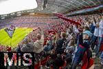 06.09.2025, Google-Pixel Frauenfussball Bundesliga 2025/2026, 1.Spieltag, FC Bayern Mnchen - Bayer 04 Leverkusen, in der Allianz-Arena Mnchen, 57.762 Zuschauer in der Allianz-Arena, ein historischer Zuschauerrekord in der Frauen-Fussballbundesliga in Deutschland. 

