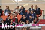 06.09.2025, Google-Pixel Frauenfussball Bundesliga 2025/2026, 1.Spieltag, FC Bayern Mnchen - Bayer 04 Leverkusen, in der Allianz-Arena Mnchen, Ehrentribne mit Lothar Matthus und Freundin Theresa Sommer. Prsident Herbert Hainer (FC Bayern), Ehren-Prsident Uli Hoene (FC Bayern Mnchen, Hoeness), Vorstandsvorsitzender Jan-Christian Dreesen (FC Bayern Mnchen), DFB Prsident Bernd Neuendorf (Deutschland), 

