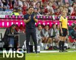 06.09.2025, Google-Pixel Frauenfussball Bundesliga 2025/2026, 1.Spieltag, FC Bayern Mnchen - Bayer 04 Leverkusen, in der Allianz-Arena Mnchen, Trainer Jose Barcala (FC Bayern Mnchen) 

