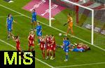 06.09.2025, Google-Pixel Frauenfussball Bundesliga 2025/2026, 1.Spieltag, FC Bayern Mnchen - Bayer 04 Leverkusen, in der Allianz-Arena Mnchen, Torszene zum 1:0 durch Vanessa Gilles (unten re, FC Bayern Mnchen) 

