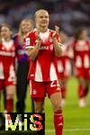 06.09.2025, Google-Pixel Frauenfussball Bundesliga 2025/2026, 1.Spieltag, FC Bayern Mnchen - Bayer 04 Leverkusen, in der Allianz-Arena Mnchen, Pernille Harder (FC Bayern Mnchen) Schlussjubel.

