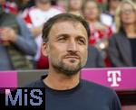06.09.2025, Google-Pixel Frauenfussball Bundesliga 2025/2026, 1.Spieltag, FC Bayern Mnchen - Bayer 04 Leverkusen, in der Allianz-Arena Mnchen, Trainer Jose Barcala (FC Bayern Mnchen) 

