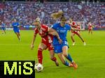 06.09.2025, Google-Pixel Frauenfussball Bundesliga 2025/2026, 1.Spieltag, FC Bayern Mnchen - Bayer 04 Leverkusen, in der Allianz-Arena Mnchen, v.li: Franziska Kett (FC Bayern Mnchen) gegen Lilla Turanyi (Leverkusen)

