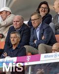 06.09.2025, Google-Pixel Frauenfussball Bundesliga 2025/2026, 1.Spieltag, FC Bayern Mnchen - Bayer 04 Leverkusen, in der Allianz-Arena Mnchen, Ehrentribne mit Prsident Herbert Hainer (FC Bayern), Ehren-Prsident Uli Hoene (FC Bayern Mnchen, Hoeness), Vorstandsvorsitzender Jan-Christian Dreesen (FC Bayern Mnchen) 

