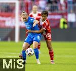 06.09.2025, Google-Pixel Frauenfussball Bundesliga 2025/2026, 1.Spieltag, FC Bayern Mnchen - Bayer 04 Leverkusen, in der Allianz-Arena Mnchen, v.li: Vanessa Fudalla (Leverkusen) gegen Momoko Tanikawa (FC Bayern Mnchen) 

