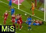 06.09.2025, Google-Pixel Frauenfussball Bundesliga 2025/2026, 1.Spieltag, FC Bayern Mnchen - Bayer 04 Leverkusen, in der Allianz-Arena Mnchen, Torszene zum 1:0 durch Vanessa Gilles (unten re, FC Bayern Mnchen) 

