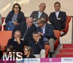 06.09.2025, Google-Pixel Frauenfussball Bundesliga 2025/2026, 1.Spieltag, FC Bayern Mnchen - Bayer 04 Leverkusen, in der Allianz-Arena Mnchen, Ehrentribne mit Prsident Herbert Hainer (FC Bayern), Ehren-Prsident Uli Hoene (FC Bayern Mnchen, Hoeness), Vorstandsvorsitzender Jan-Christian Dreesen (FC Bayern Mnchen), DFB Prsident Bernd Neuendorf (Deutschland), 

