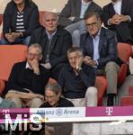 06.09.2025, Google-Pixel Frauenfussball Bundesliga 2025/2026, 1.Spieltag, FC Bayern Mnchen - Bayer 04 Leverkusen, in der Allianz-Arena Mnchen, Ehrentribne mit Prsident Herbert Hainer (FC Bayern), Ehren-Prsident Uli Hoene (FC Bayern Mnchen, Hoeness), Vorstandsvorsitzender Jan-Christian Dreesen (FC Bayern Mnchen) 

