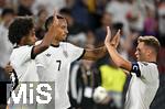 07.09.2025, Fussball WM-Qualifikation Europa 2025/26, 6.Spieltag,  Deutschland - Nordirland, im Rhein-Energie-Stadion Kln, v.l. Serge Gnabry (Deutschland), Jamie Leweling (Deutschland) und Joshua Kimmich (Deutschland) 
