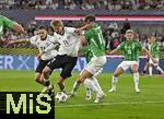 07.09.2025, Fussball WM-Qualifikation Europa 2025/26, 6.Spieltag,  Deutschland - Nordirland, im Rhein-Energie-Stadion Kln, Nick Wotemade (Deutschland) gegen Paddy McNair (Nordirland).