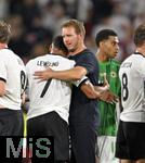07.09.2025, Fussball WM-Qualifikation Europa 2025/26, 6.Spieltag,  Deutschland - Nordirland, im Rhein-Energie-Stadion Kln, Jamie Leweling (Deutschland) und Trainer Julian Nagelsmann (Deutschland) shakehands