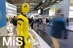10.09.2025, Messe Mnchen IAA Mobility 2025 in Mnchen im Messegelnde Riem. Ein Crashtest-Dummie steht am Stand der Kirchhoff Automotive-Gruppe um den Besuchern ihre Produkte im Bereich Metall- und Hybridstrukturen fr Rohkarosserie und Fahrwerk sowie Crash Management Systeme und Armaturentafeltrger darzustellen.