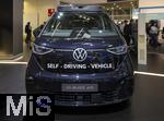 10.09.2025, Messe Mnchen IAA Mobility 2025 in Mnchen im Messegelnde Riem.  VWs Robotertaxi, der Autonom fahrende Elektrobus ID.Buzz AD.
