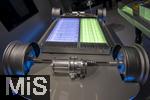 10.09.2025, Messe Mnchen IAA Mobility 2025 in Mnchen im Messegelnde Riem.  Fahrzeug-Batteriehersteller CATL mit der Freevoy Dual Power Batterie in einem Fahrzeugunterboden, Sie kombiniert zwei Energiesysteme in einem Batteriepaket: Ein Hauptbereich liefert Leistung fr den Normalbetrieb, whrend ein zweiter Teil als Reichweitenreserve dient. Dabei kommen unterschiedliche Zelltypen zum Einsatz, um die jeweiligen Vorteile ? hohe Energiedichte und schnelle Leistungsabgabe ? gezielt zu nutzen. 