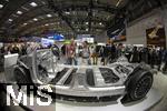 10.09.2025, Messe Mnchen IAA Mobility 2025 in Mnchen im Messegelnde Riem. Offenes Chassis eines E-Autos am Stand von AITO. AITO ist eine Automarke aus der Volksrepublik China.  AITO ist die erste Marke im Rahmen von Huaweis Harmony Intelligent Mobility Alliance (HIMA). Huawei ist verantwortlich fr Produktdesign, Entwicklung und die Lieferung wichtiger Technologien wie Antriebssysteme, Fahrerassistenzsysteme und Software. 