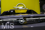 10.09.2025, Messe München IAA Mobility 2025 in München im Messegelände Riem.  Am Stand von OPEL , der GRANDLAND. Der Opel Grandland st ein Sport Utility Vehicle (SUV) des deutschen Automobilherstellers Opel.  Der Opel Grandland Electric AWD ist ein vollelektrischer Kompakt-SUV mit Allradantrieb.