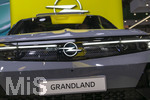 10.09.2025, Messe München IAA Mobility 2025 in München im Messegelände Riem.  Am Stand von OPEL , der GRANDLAND. Der Opel Grandland st ein Sport Utility Vehicle (SUV) des deutschen Automobilherstellers Opel.  Der Opel Grandland Electric AWD ist ein vollelektrischer Kompakt-SUV mit Allradantrieb.
