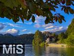 03.09.2025, Bled, Slowenien, Der Bleder See, auch Veldeser See oder Felder See, slowenisch Blejsko jezero, ist ein See in der slowenischen Region Oberkrain (Gorenjska) beim Kurort Bled. Hoch oben auf einem steil aufragenden Felsen am Nordufer thront die Burg von Bled (Blejski grad) ber dem See.  