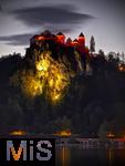 03.09.2025, Bled, Slowenien, Der Bleder See, auch Veldeser See oder Felder See, slowenisch Blejsko jezero, ist ein See in der slowenischen Region Oberkrain (Gorenjska) beim Kurort Bled. Hoch oben auf einem steil aufragenden Felsen am Nordufer thront die Burg von Bled (Blejski grad) ber dem See.  