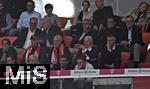 13.09.2025, Fussball Bundesliga 2025/2026, 3.Spieltag, FC Bayern Mnchen - Hamburger SV in der Allianz-Arena Mnchen,  
Ex-Vorstandsvorsitzender Karl-Heinz Rummenigge (FC Bayern Mnchen) Ehren-Prsident Uli Hoene (FC Bayern Mnchen, Hoeness), Sportvorstand Max Eberl (Bayern Mnchen) und Vorstandsvorsitzender Jan-Christian Dreesen (FC Bayern Mnchen) und Prsident Herbert Hainer (FC Bayern) auf dem Bild.

