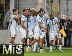 14.09.2025, Fussball 3. Liga 2025/2026, 5.Spieltag, TSV 1860 Mnchen - TSV Havelse, im Stadion an der Grnwalder Strasse Mnchen, Torjubel 2:0 v.l. Sean Dulic (TSV 1860 Mnchen), Florian Niederlechner (TSV 1860 Mnchen), Sigurd Haugen (TSV 1860 Mnchen), Jesper Verlaat (TSV 1860 Mnchen), Kevin Volland (TSV 1860 Mnchen) und Marvin Rittmller (TSV 1860 Mnchen) 

