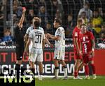 14.09.2025, Fussball 3. Liga 2025/2026, 5.Spieltag, TSV 1860 Mnchen - TSV Havelse, im Stadion an der Grnwalder Strasse Mnchen, Kevin Volland (TSV 1860 Mnchen) sieht die Gelb-Rote Karte von Schiedsrichter Michael Nther (Deutschland).

