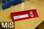 16.09.2025,  1.Schultag in Bayern, Symbolbild: Auf dem Tisch in einem Klassenzimmer steht der Name Lilia auf dem Namensschild.