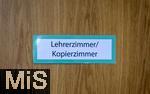 16.09.2025,  1.Schultag in Bayern, Symbolbild: Lehrerzimmer / Kopierzimmer steht am Schild an der Tre.