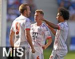 20.09.2025, Fussball Bundesliga 2025/2026, 4.Spieltag, TSG 1899 Hoffenheim - FC Bayern Mnchen, in der PreZero-Arena (Sinsheim). v.l. Harry Kane (FC Bayern Mnchen), Joshua Kimmich (FC Bayern Mnchen) und Serge Gnabry (FC Bayern Mnchen) jubeln.



