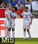 20.09.2025, Fussball Bundesliga 2025/2026, 4.Spieltag, TSG 1899 Hoffenheim - FC Bayern Mnchen, in der PreZero-Arena (Sinsheim). v.l. Harry Kane (FC Bayern Mnchen), Serge Gnabry (FC Bayern Mnchen) und Tom Bischof (Bayern Mnchen) jubeln



