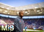 20.09.2025, Fussball Bundesliga 2025/2026, 4.Spieltag, TSG 1899 Hoffenheim - FC Bayern Mnchen, in der PreZero-Arena (Sinsheim). Trainer Vincent Kompany (FC Bayern Mnchen) nachdenklich 