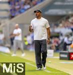 20.09.2025, Fussball Bundesliga 2025/2026, 4.Spieltag, TSG 1899 Hoffenheim - FC Bayern Mnchen, in der PreZero-Arena (Sinsheim). Trainer Vincent Kompany (FC Bayern Mnchen) gibt lautstark Anweisungen vom Spielfeldrand aus.