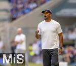 20.09.2025, Fussball Bundesliga 2025/2026, 4.Spieltag, TSG 1899 Hoffenheim - FC Bayern Mnchen, in der PreZero-Arena (Sinsheim). Trainer Vincent Kompany (FC Bayern Mnchen) gibt lautstark Anweisungen vom Spielfeldrand aus.