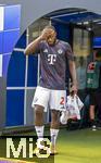 20.09.2025, Fussball Bundesliga 2025/2026, 4.Spieltag, TSG 1899 Hoffenheim - FC Bayern Mnchen, in der PreZero-Arena (Sinsheim). Dayot Upamecano (FC Bayern Mnchen) kommt zur Ersatzbank.