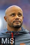 20.09.2025, Fussball Bundesliga 2025/2026, 4.Spieltag, TSG 1899 Hoffenheim - FC Bayern Mnchen, in der PreZero-Arena (Sinsheim). Trainer Vincent Kompany (FC Bayern Mnchen) nachdenklich  