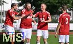 14.09.2025, Fussball Kreisliga Augsburg 2025/2026, 8.Spieltag, SV Mering II - TSV Pfersee Augsburg, 2.v.li: Sascha Mlders (SV Mering) Torjubel mit seinen Mannschaftskameraden nach einem seiner 4 Tore. 