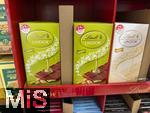 22.09.2025, Anhaltender Trend Dubai Schokolade,  Hier eine normale Pistazien Version von der Firma LINDT LINDOR im Verkaufs-Display eines Supermarktes, mit Vollmilch mit Pistazien-Fllung,   fr 2,99 EUR