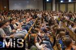 26.09.2025, Internationales Klassikfestival: Festival der Nationen 2025, im Kurhaus Bad Wrishofen (Unterallgu), Klassik for Kids: Schulkonzert fr Schlerinnen und Schler im Kursaal mit dem vbw-Festivalorchester und Christoph Adt (Dirigent), Stargast der Pianist Igor Levit (Deutschland) am Klavier.