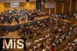 26.09.2025, Internationales Klassikfestival: Festival der Nationen 2025, im Kurhaus Bad Wrishofen (Unterallgu), Klassik for Kids: Schulkonzert fr Schlerinnen und Schler im Kursaal mit dem vbw-Festivalorchester und Christoph Adt (Dirigent), Stargast der Pianist Igor Levit (Deutschland) am Klavier.