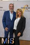 26.09.2025, Internationales Klassikfestival: Festival der Nationen 2025, im Kurhaus Bad Wrishofen (Unterallgu), Festivalerffnung im Kursaal mit Beatrice Rana, Klavier. Riccardo Minasi, Dirigent, Die Deutsche Kammerphilharmonie Bremen, re: Sngerin Ioreen Sheer mit Ehemann Klaus Jrgen Kahl.