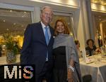 26.09.2025, Internationales Klassikfestival: Festival der Nationen 2025, im Kurhaus Bad Wrishofen (Unterallgu), Festivalerffnung im Kursaal mit Beatrice Rana, Klavier. Riccardo Minasi, Dirigent, Die Deutsche Kammerphilharmonie Bremen, Nach dem Konzert das Galadinner im Hotel Steigenberger Sonnenhof Bad Wrishofen.  v.li: Schnheits-Chirurg Prof. Dr. Dr. Werner Mang, Christine Hgel (MZ-Heimatverlegerin).