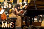 26.09.2025, Internationales Klassikfestival: Festival der Nationen 2025, im Kurhaus Bad Wrishofen (Unterallgu), Festivalerffnung im Kursaal mit Beatrice Rana, Klavier. Riccardo Minasi, Dirigent, Die Deutsche Kammerphilharmonie Bremen, 