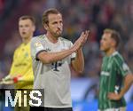 26.09.2025, Fussball Bundesliga 2025/2026, 5.Spieltag, FC Bayern Mnchen - SV Werder Bremen, in der Allianz-Arena Mnchen, Harry Kane (FC Bayern Mnchen) bedankt sich bei seiner Auswechslung bei den Fans,