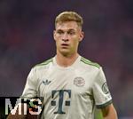 26.09.2025, Fussball Bundesliga 2025/2026, 5.Spieltag, FC Bayern Mnchen - SV Werder Bremen, in der Allianz-Arena Mnchen, Joshua Kimmich (FC Bayern Mnchen) nachdenklich im Wiesn Trikot.