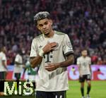 26.09.2025, Fussball Bundesliga 2025/2026, 5.Spieltag, FC Bayern Mnchen - SV Werder Bremen, in der Allianz-Arena Mnchen, Luis Diaz (FC Bayern Mnchen) wird ausgewechselt, er bedankt sich bei den Fans