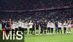 26.09.2025, Fussball Bundesliga 2025/2026, 5.Spieltag, FC Bayern Mnchen - SV Werder Bremen, in der Allianz-Arena Mnchen, Die Spieler feiern nach dem Spiel.