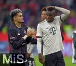 26.09.2025, Fussball Bundesliga 2025/2026, 5.Spieltag, FC Bayern Mnchen - SV Werder Bremen, in der Allianz-Arena Mnchen, v.l. Luis Diaz (FC Bayern Mnchen) und Nicolas Jackson (FC Bayern Mnchen) diskutieren,