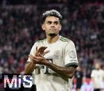 26.09.2025, Fussball Bundesliga 2025/2026, 5.Spieltag, FC Bayern Mnchen - SV Werder Bremen, in der Allianz-Arena Mnchen, Luis Diaz (FC Bayern Mnchen) wird ausgewechselt, er bedankt sich bei den Fans