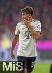26.09.2025, Fussball Bundesliga 2025/2026, 5.Spieltag, FC Bayern Mnchen - SV Werder Bremen, in der Allianz-Arena Mnchen, Tom Bischof (Bayern Mnchen) nachdenklich.