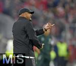 26.09.2025, Fussball Bundesliga 2025/2026, 5.Spieltag, FC Bayern Mnchen - SV Werder Bremen, in der Allianz-Arena Mnchen, Trainer Vincent Kompany (FC Bayern Mnchen) gestikuliert